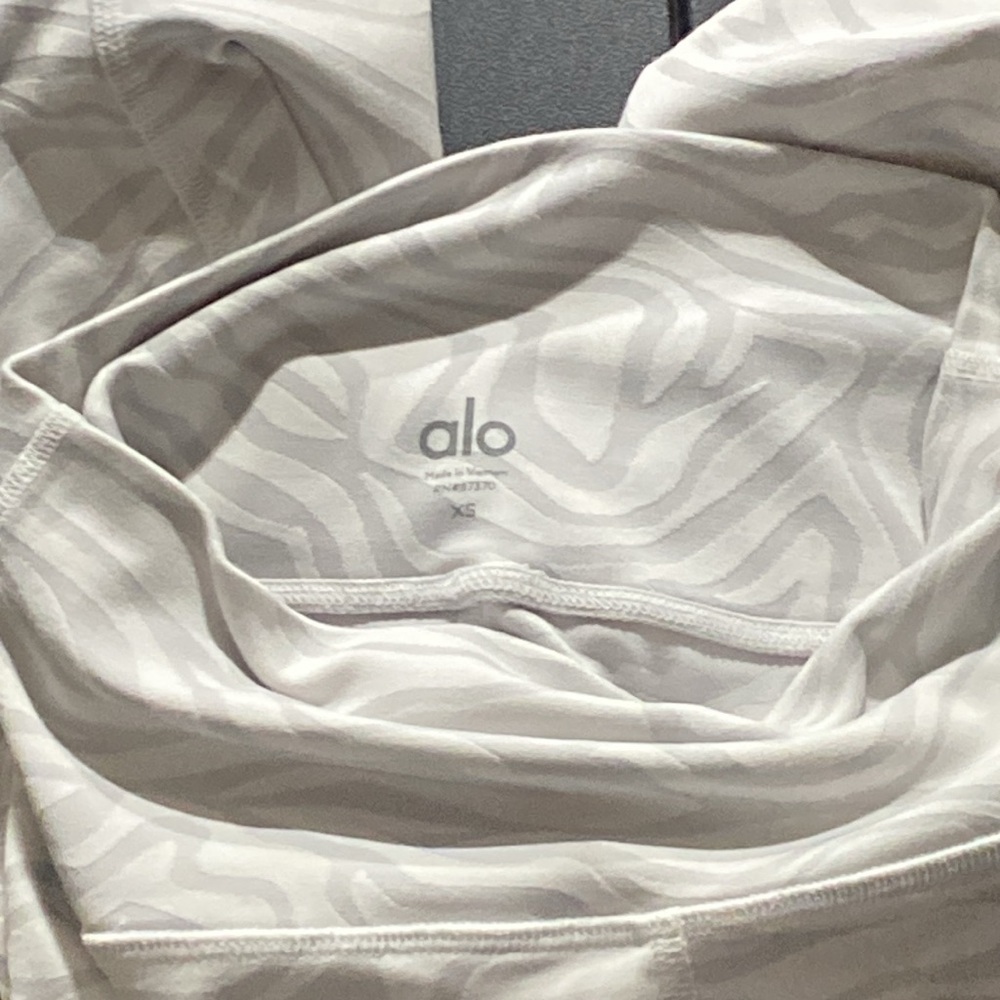 Alo White And Grey Leggings - Picture 5 of 6